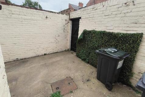 BACKYARD 2.jpg