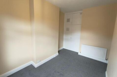 BEDROOM 2 3.jpg