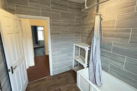 BATHROOM 1.jpg
