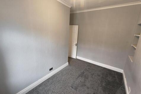 BEDROOM 2 2.jpg