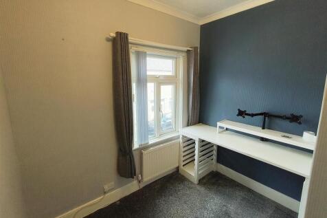 BEDROOM 3.jpg