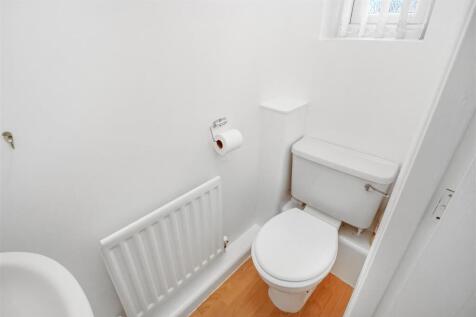 downstairs toilet 1.jpg