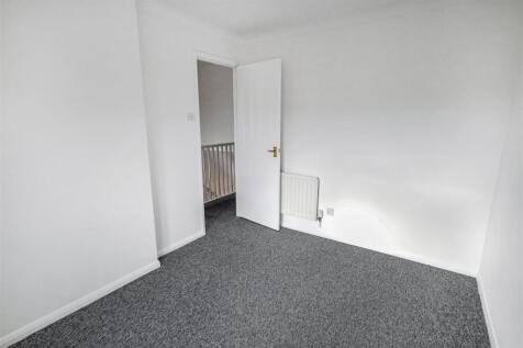 Bedroom 1 2.jpg