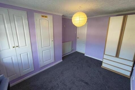 bedroom 1 3.jpg
