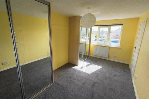 bedroom 1 2.jpg