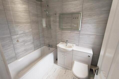 bathroom 1.jpg