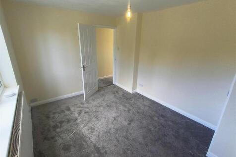 bedroom 2 2.jpg