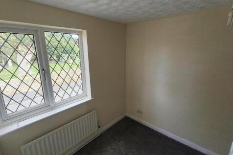bedroom 3 2.jpg