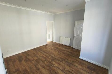 livingroom 2.jpg