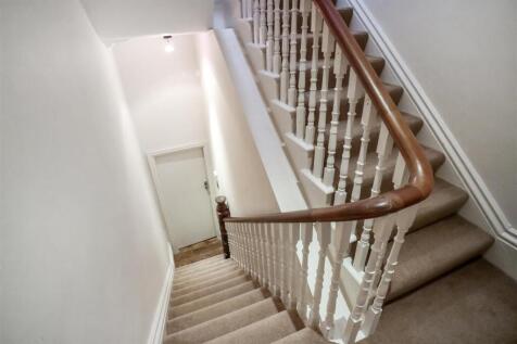 Hallway going down.jpg