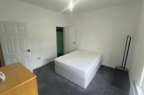 bedroom 1 3.jpg
