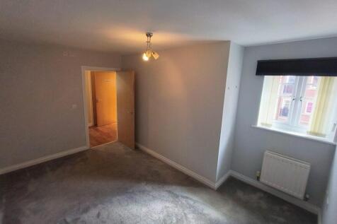 bedroom 1 2.jpg