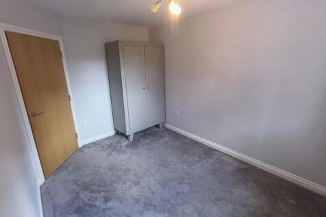 bedroom 2 2.jpg