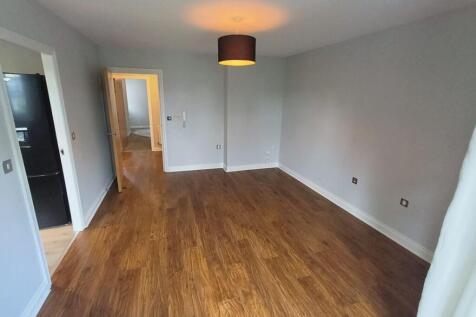livingroom 2.jpg