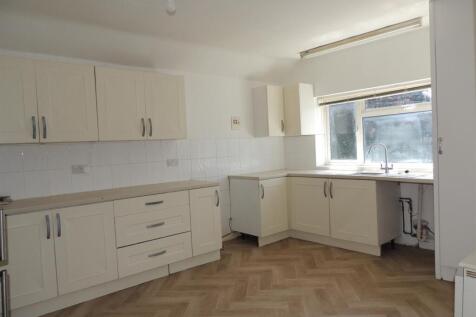 KITCHEN / DINING AREA