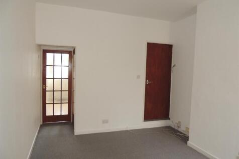 REAR LIVING ROOM