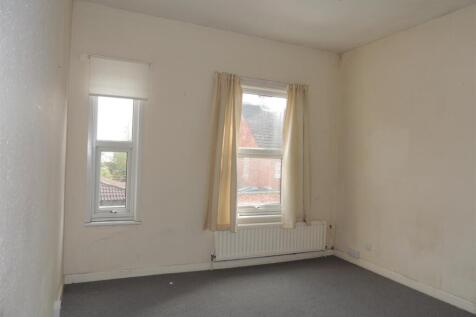 FRONT BEDROOM