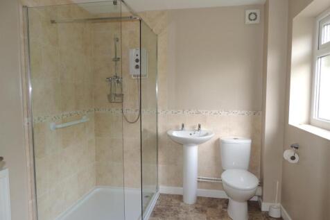 EN SUITE SHOWER ROOM