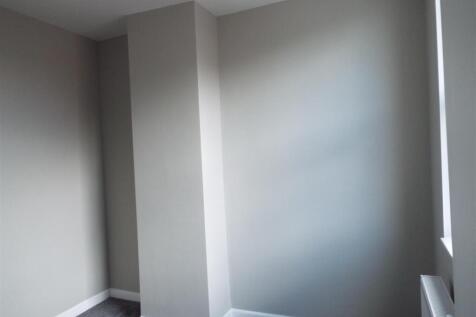 FRONT BEDROOM