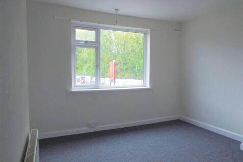 FRONT BEDROOM