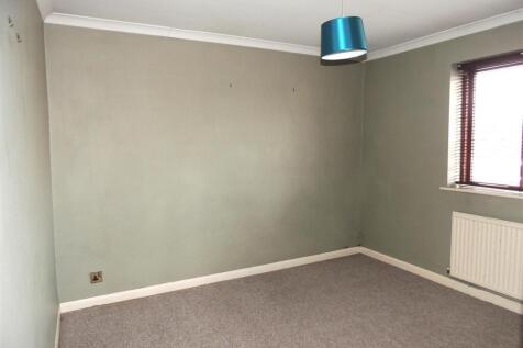 REAR BEDROOM