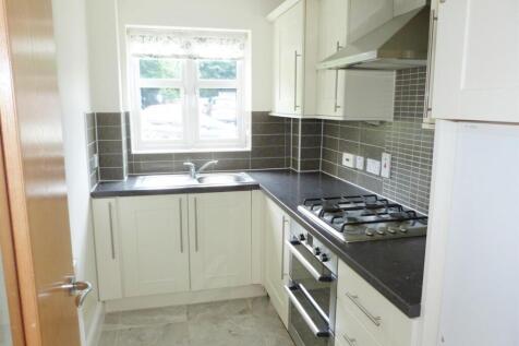 FITTED KITCHEN
