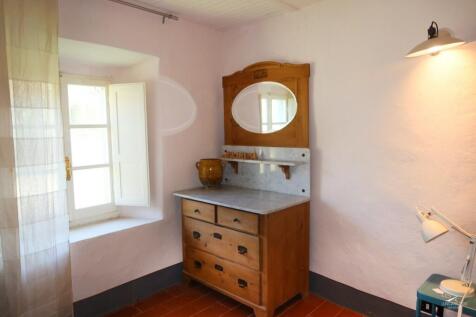 Property Image 100