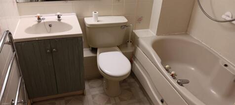 1 qp bathroom.jpg