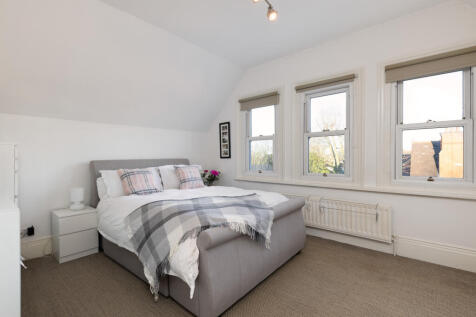 West Hill 142- bed