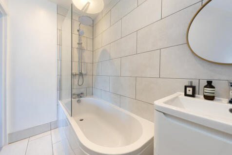 West Hill 142- bath