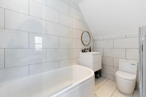 West Hill 142- bath