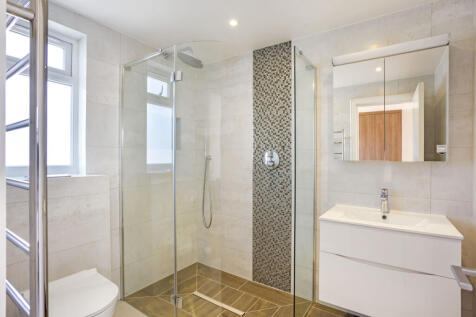 9 Alverstone Avenue
