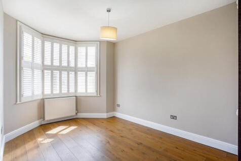 3 Alverstone Avenue