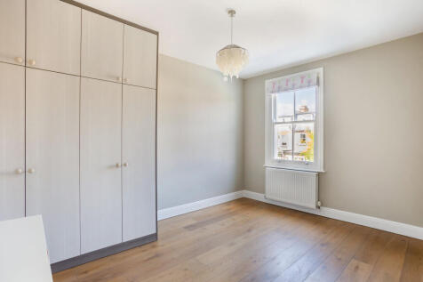 7 Alverstone Avenue