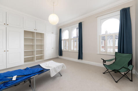 Trewint Street 8- be