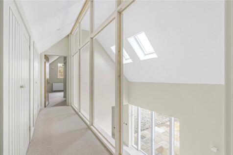 Vaulted Landing