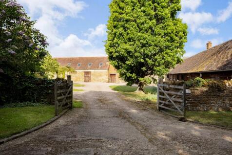 Driveway/Entrance