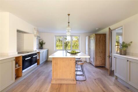 Open Kitchen/Dining