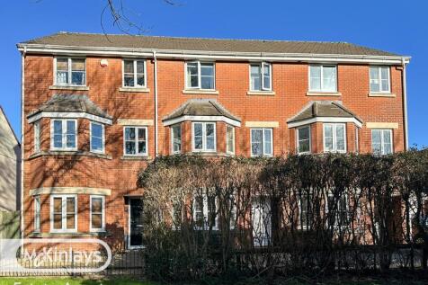 Beautiful 4 Bedroom Town House in Taunton