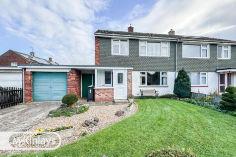 3 Bedroom Semi Detached for Sale with garage and 