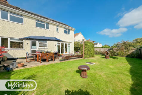 5 Bedroom property plus one bedroom annexe for Sa