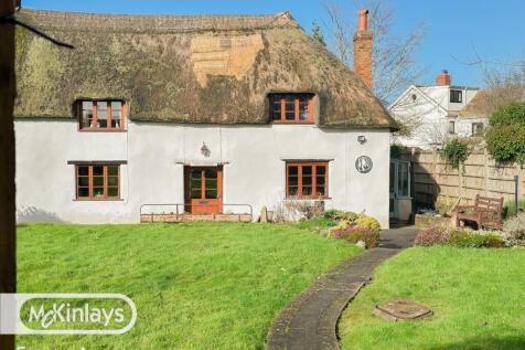 Beautiful Grade II listed cottage, large garden p