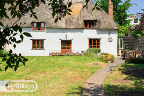 Beautiful Grade II listed cottage, large garden p