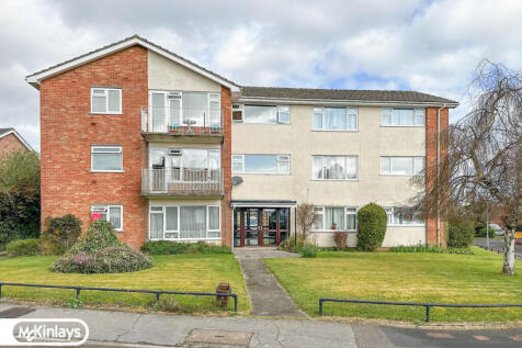 Modern one bedroom flat in sought-after area of C