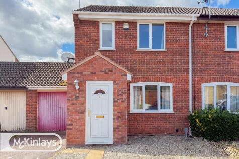 3 Bedroom End Terrace with garage and parking, Tr