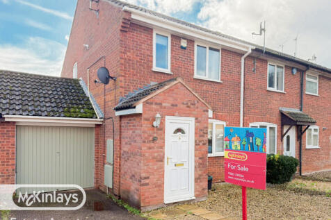 3 Bedroom End Terrace with garage and parking, Tr