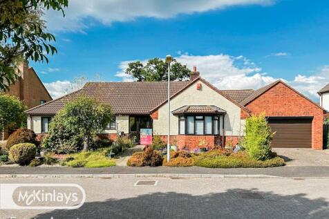 Spacious Four-Bedroom Bungalow in Killams with No