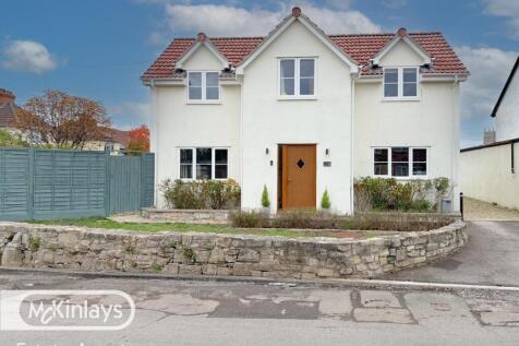 A Stunning Three-Bedroom Detached Home in the Sou