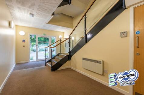 ENTRANCE FOYER