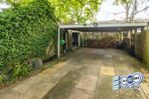 CARPORT &amp; DRIVEWAY